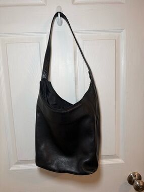 Black Leather Shoulder Bucket Bag